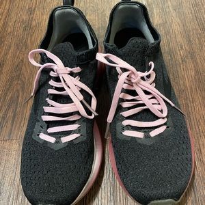 Hardly used Brooks Levitate running shoes!